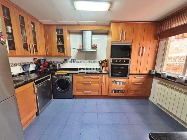 Chalet en venta en Alovera. Espectacular chalet pareado en ALOVERA!. Chalets.