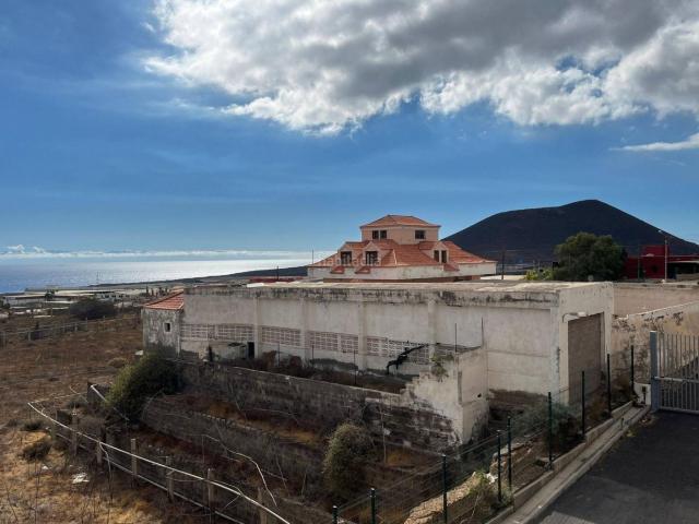 Chalet en venta en Arafo. Chalet con finca en Arafo, Tenerife. Chalets.
