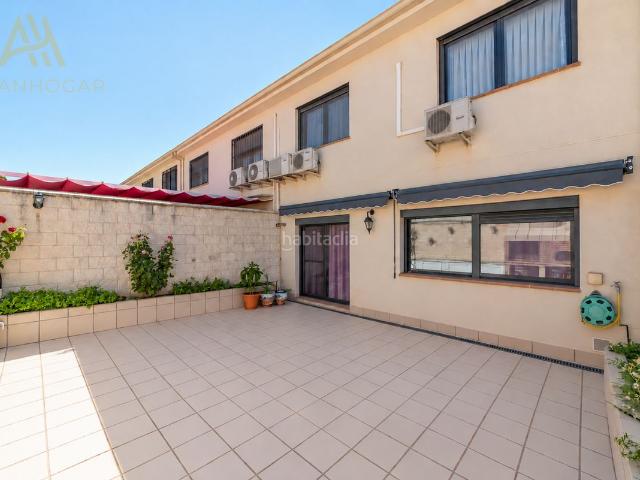 Chalet en venta en Aranjuez, La Montaña El Cortijo. Vivienda totalmente reformada con garaje, gran patio, 4 dormitorios y buhardilla. Chalets.