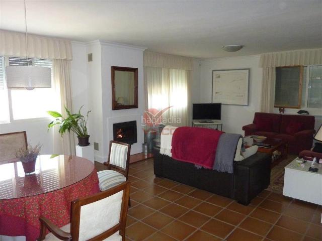 Chalet en venta en Arcas del Villar. Fenomenal construcción dentro del pueblo pero muy independiente. Chalets Arcas del.