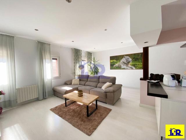Chalet en venta en Arcas del Villar. Se vende chalet con parcela en Arcas. Chalets Arcas del.