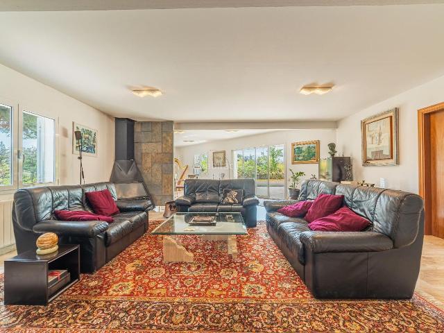 Chalet en venta en Arenys de Munt. Finca única con más de 7.000 m de privacidad a un paso de Barcelona. Chalets Arenys de.