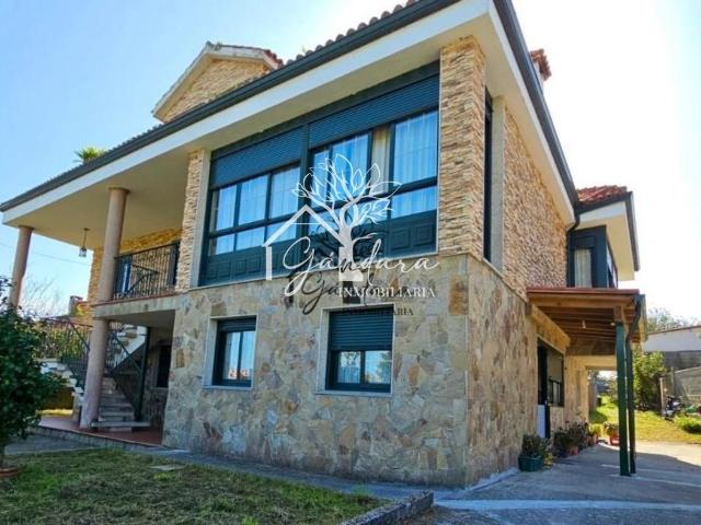 Chalet en venta en Ares. CHALET CON 4 VIVIENDAS INDEPENDIENTES Y GRAN POTENCIAL DE RENTABILIDAD EN ARES. Chalets.