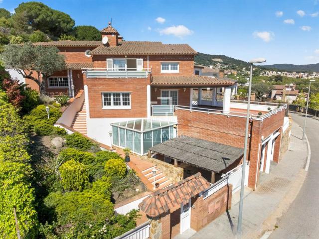 Chalet en venta en Argentona, Nucli Urbà. Casa de 5 dormitorios en venta en Argentona, Barcelona. Chalets.