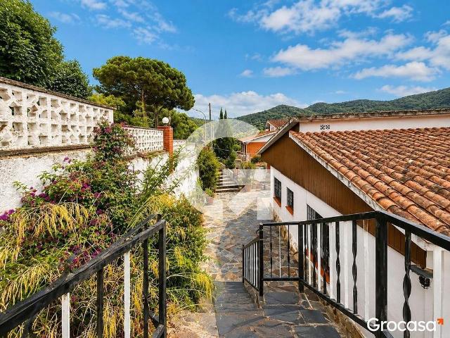 Chalet en venta en urbanización Can Cabot, Argentona, de 160 m² 5 habitaciones por 375.000
