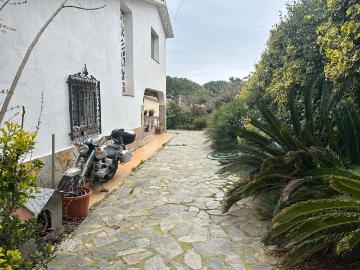 Chalet en venta en Argentona, Urbanitzacions. casa independiente con jardín. Chalets.