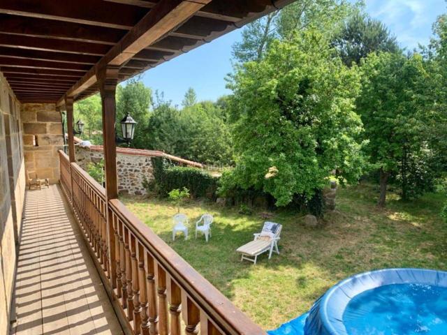 Chalet en venta en Arija. Casa rustica en venta en Arija. Chalets.