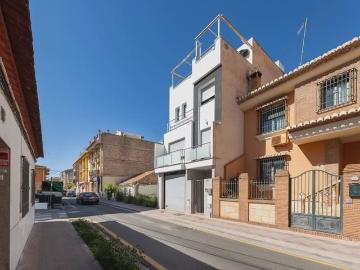 Chalet en venta en Armilla, Granada