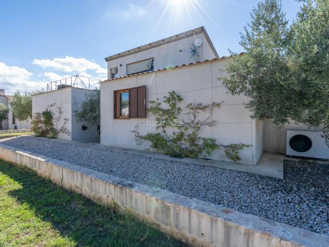 Chalet en venta en Arnes. Casa sostenible y respectuosa con el medio ambiente. Chalets.
