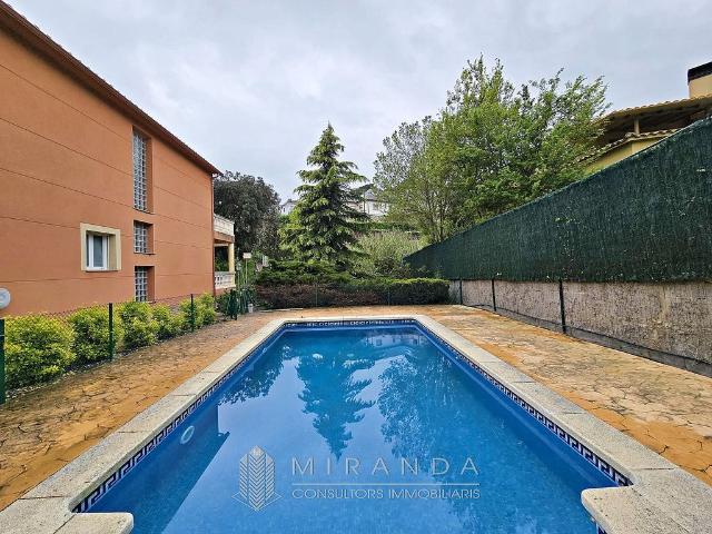 Chalet en venta en avenida Ca L'esmandia, Cànoves i Samalús, de 248 m² 4 habitaciones por 530.000