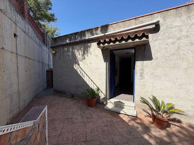 Chalet en venta en avenida Can Tapís, Rubí, de 93 m² 3 habitaciones por 339.900
