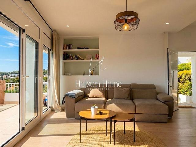 Chalet en venta en avenida, Castelldefels, de 167 m² 3 habitaciones por 779.000