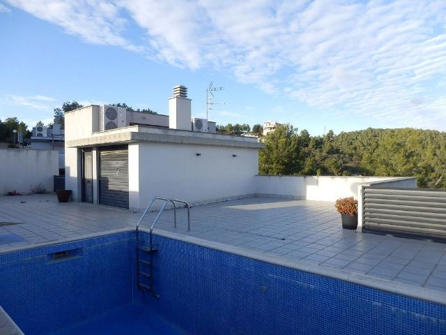 Chalet en venta en avenida Clariana, Castellet i la Gornal, de 199 m² 3 habitaciones por 210.000
