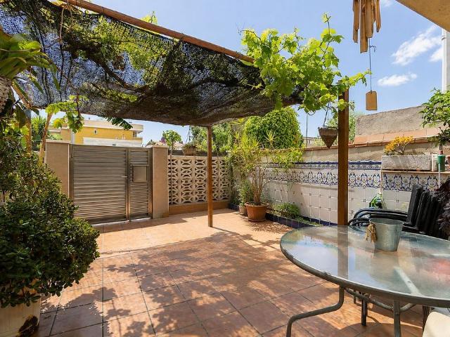 Chalet en venta en avenida De Castelldefels, Castelldefels, de 125 m² 4 habitaciones por 635.000