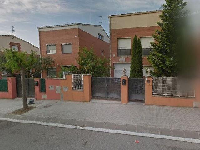 Chalet en venta en avenida De Catalunya, Granada, La, de 123 m² 5 habitaciones por 232.000
