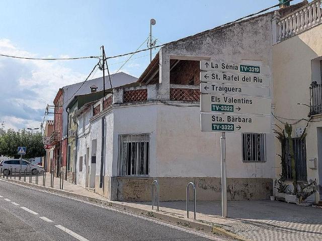 Chalet en venta en avenida De Catalunya, Ulldecona, de 249 m² 2 habitaciones por 75.000