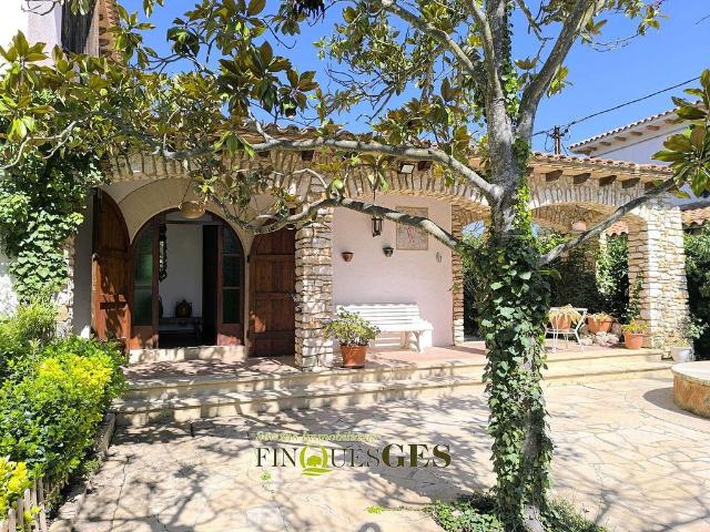 Chalet en venta en avenida De la Plana del Molí, Aiguamúrcia, de 296 m² 5 habitaciones por 430.000