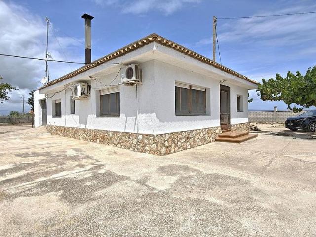 Chalet en venta en avenida De Les Goles de L'ebre, Deltebre, de 104 m² 3 habitaciones por 220.000