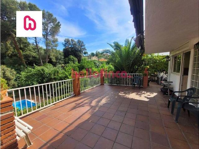 Chalet en venta en avenida De Roger de Llúria, Esparreguera, de 163 m² 4 habitaciones por 370.000