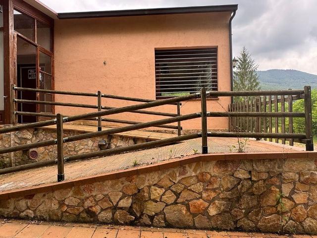 Chalet en venta en avenida De Santa Coloma, Sant Feliu de Pallerols, de 466 m² 4 habitaciones por 182.000