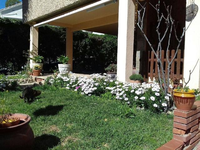 Chalet en venta en avenida De Santiago Rusiñol, Sant Pere de Ribes, de 177 m² 4 habitaciones por 721.000