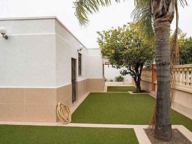Chalet en venta en avenida Del Sol, Cambrils, de 88 m² 4 habitaciones por 499.000