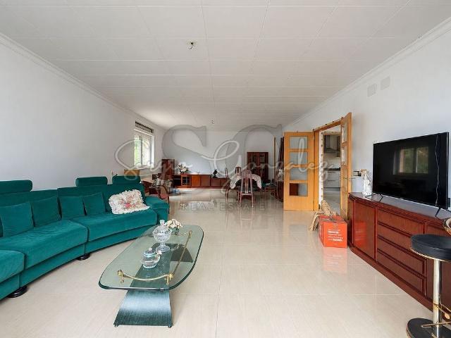 Chalet en venta en avenida Del Pla de Rosell, Lloret de Mar, de 304 m² 4 habitaciones por 395.000