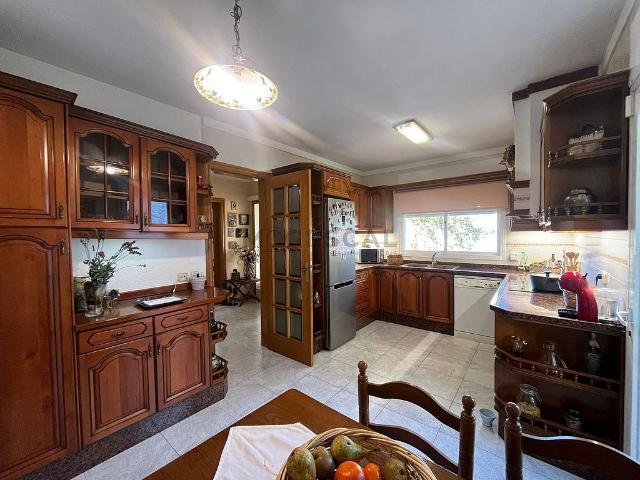 Chalet en venta en avenida Del Puigdomí, Caldes de Montbui, de 240 m² 7 habitaciones por 520.000