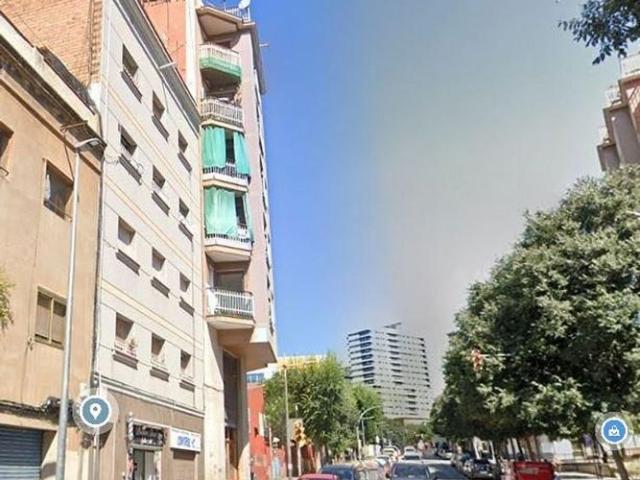 Chalet en venta en avenida Del Torrent Gornal, Hospitalet de Llobregat, L´, de 43 m² 3 habitaciones por 115.000