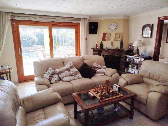 Chalet en venta en avenida Mare de Déu de Gràcia, Lloret de Mar, de 359 m² 7 habitaciones por 695.000