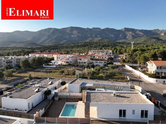 Chalet en venta en avenida Montsià, Alcanar, de 100 m² 3 habitaciones por 495.000