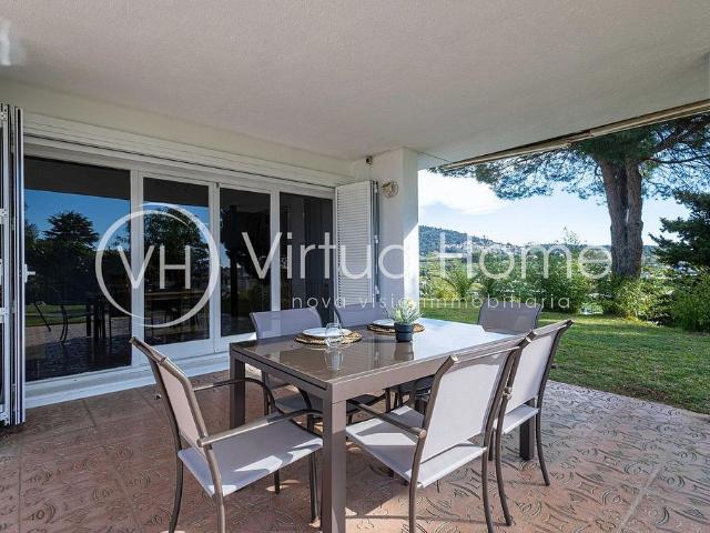 Chalet en venta en avenida Sant Jaume, Pineda de Mar, de 402 m² 7 habitaciones por 700.000