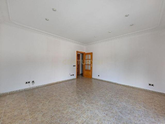 Chalet en venta en avenida Salvador Espriu, Sentmenat, de 99 m² 6 habitaciones por 395.000