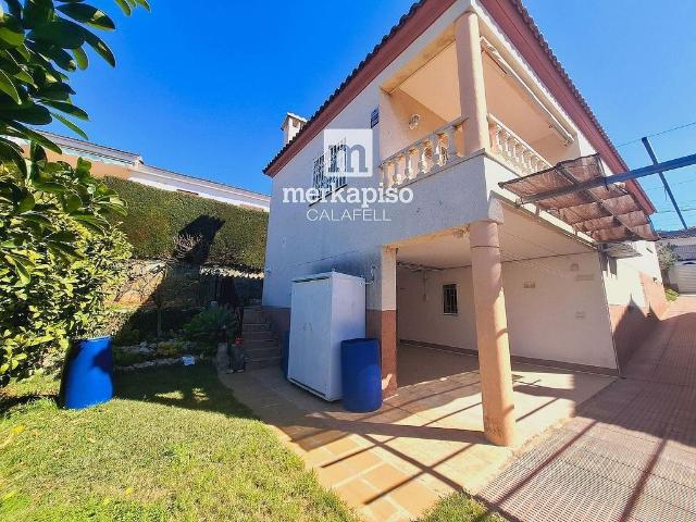 Chalet en venta en avenida Stanta Maria de Montserrat, Calafell, de 99 m² 3 habitaciones por 375.000