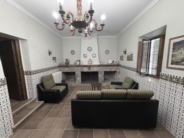 Chalet en venta en Ayora. CASA DE 480M2 EN SAN BENITO. Chalets.