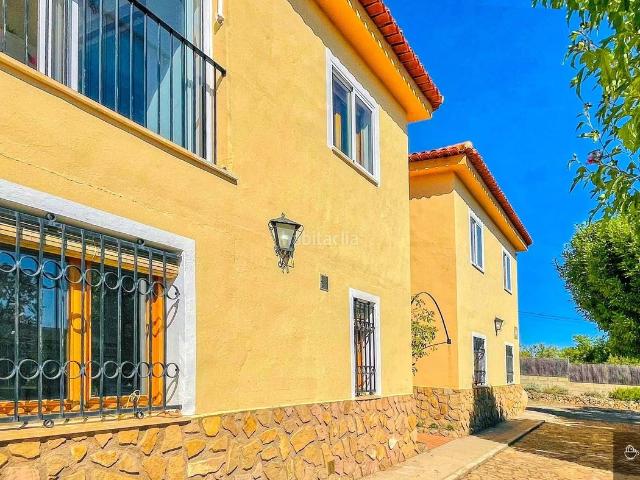 Chalet en venta en Ayora. Chalets.