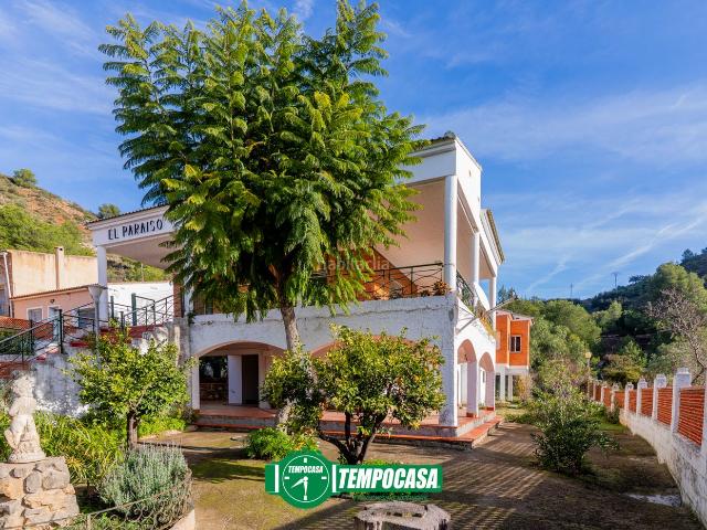 Chalet en venta en Azuébar. Chalet independiente en venta en CL Doroteo Gomez Zorrilla. Chalets.
