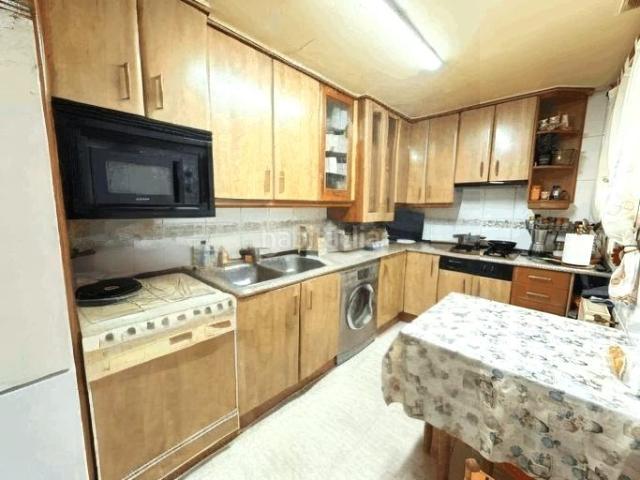 Chalet en venta en Azuqueca de Henares, Bulevar Plaza Castilla. CHALET ADOSADO A LA VENTA EN CALLE SALAMANCA, AZUQUECA DE HENARES. Chalets Azuqueca de.