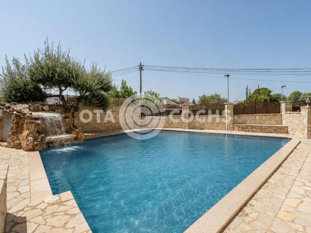 Chalet en venta en Botarell. ESPECTACULAR CHALET CON PISCINA EN BOTARELL. Chalets.
