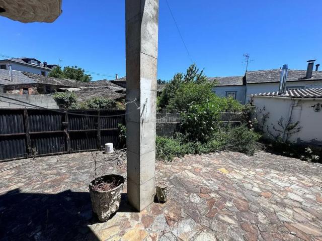 Chalet en venta en Bóveda. Casa Chalet independiente en venta en Avenida de Alfonso XIII, Boveda. Chalets.