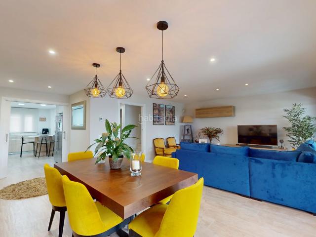 Chalet en venta en Boadilla del Monte, El Pastel. ARGANCE INMOBILIARIA presenta este EXCLUSIVO CHALET ADOSADO en la zona de El Pastel, de 349 m² construidos, jardin de 120. Chalets Boadilla del.
