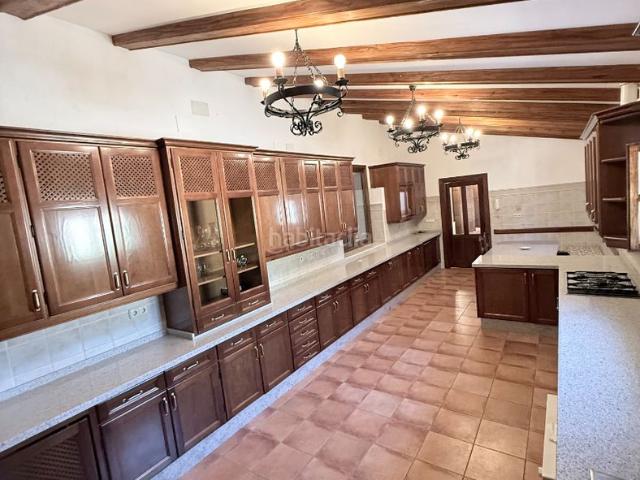 Chalet en venta en Bonillo El. FINCA EXCLUSIVA EN SOTUELAMOS 727 m² DE LUJO Y CONFORT EN PLENA NATURALEZA. Chalets Bonillo.
