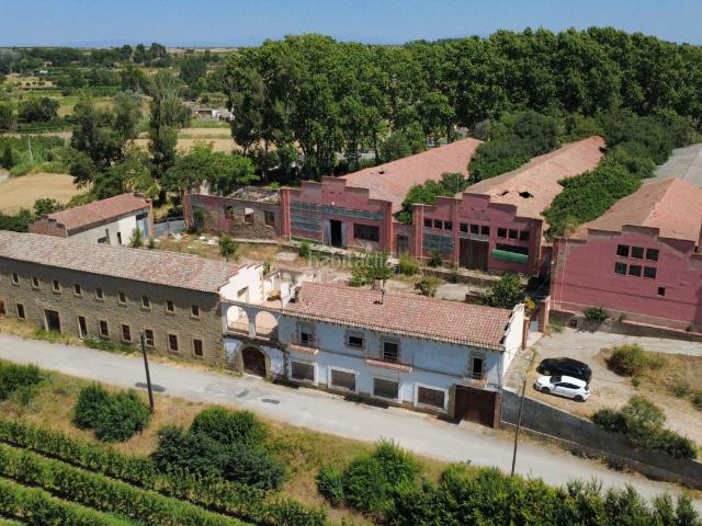 Chalet en venta en Borges Blanques Les. En venda al municipi de Les Borges Blanques 25400. Finca rústica de regadiu de 7.151 m2 de superficie de solar. Chalets Borges Blanques.