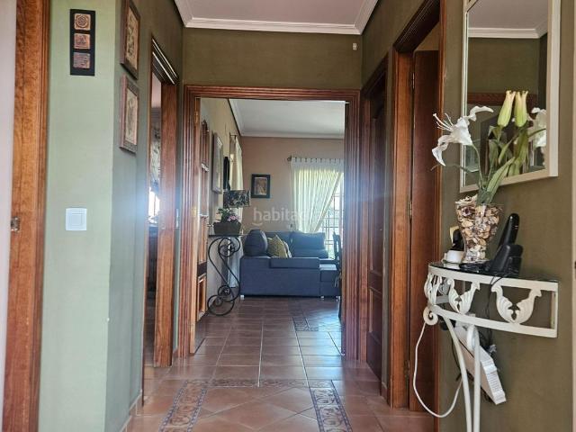 Chalet en venta en Bormujos, Zona Universitaria. Chalet independiente de una planta mas sótano. Chalets.