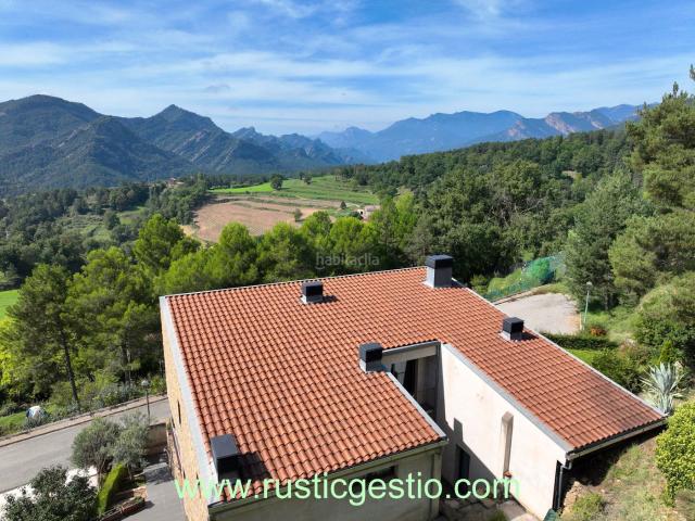 Chalet en venta en Borredà. Torre de disseny en venta a Borredà Berguedà Berga. Chalets.