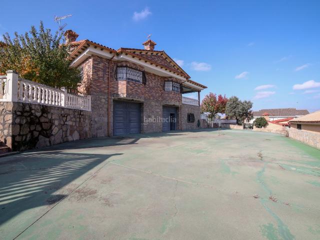 Chalet en venta en Batres. IMPRESIONANTE CHALET INDEPENDIENTE MONTE BATRES. Chalets.