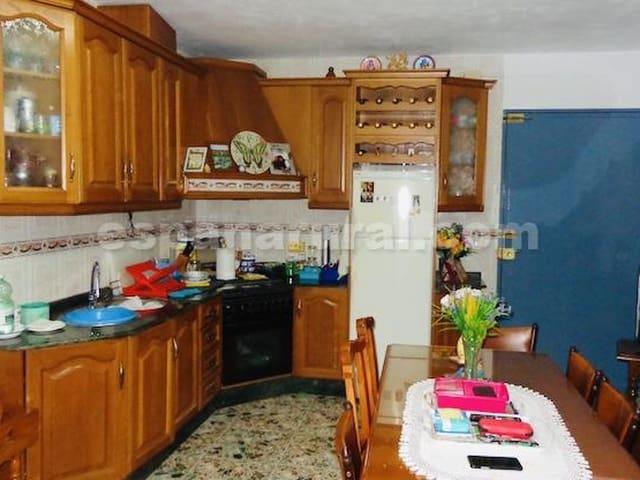 Chalet en venta en Baza, Granada