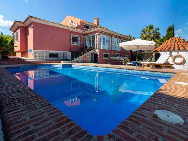 Chalet en venta en Badajoz, Carretera de Sevilla Los Montitos. PRECIOSO CHALET EN URBANIZACIÓN LAS LOMAS. Chalets.