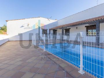 Chalet en venta en Badajoz, Carretera de Sevilla Los Montitos. CHALET ÚNICO EN URBANIZACIÓN ATALAYA. Chalets.