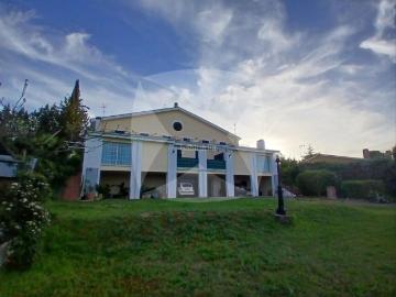 Chalet en venta en Badajoz, Las Vaguadas. CHALET CON DOS VIVIENDAS PAREADAS EN VENTA EN PARCELA DE 1.500 M2. ZONA LAS VAGUADAS. Chalets.